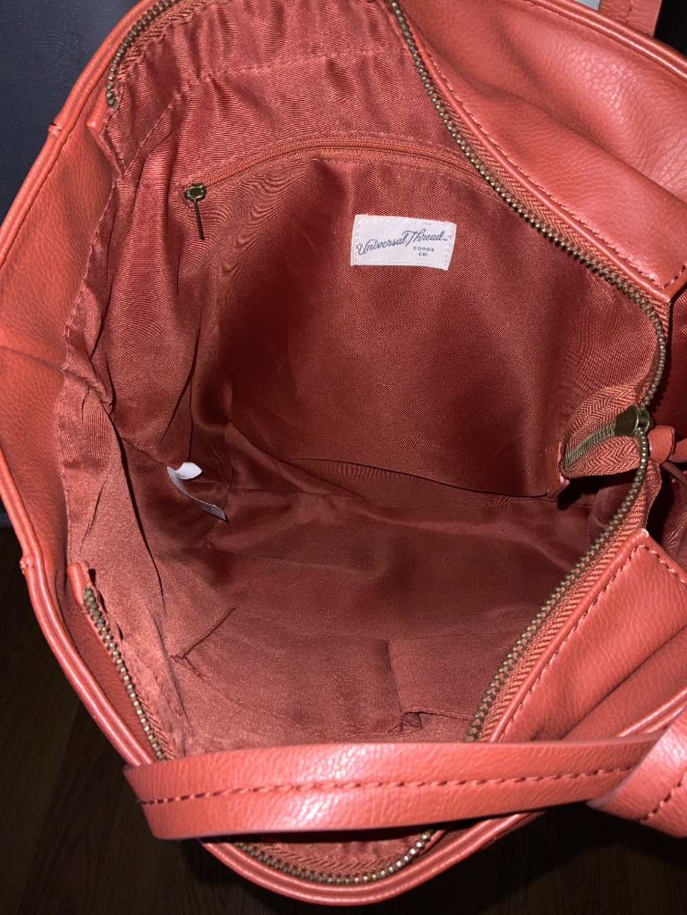 Universal Thread Tote - Picture 4 of 6